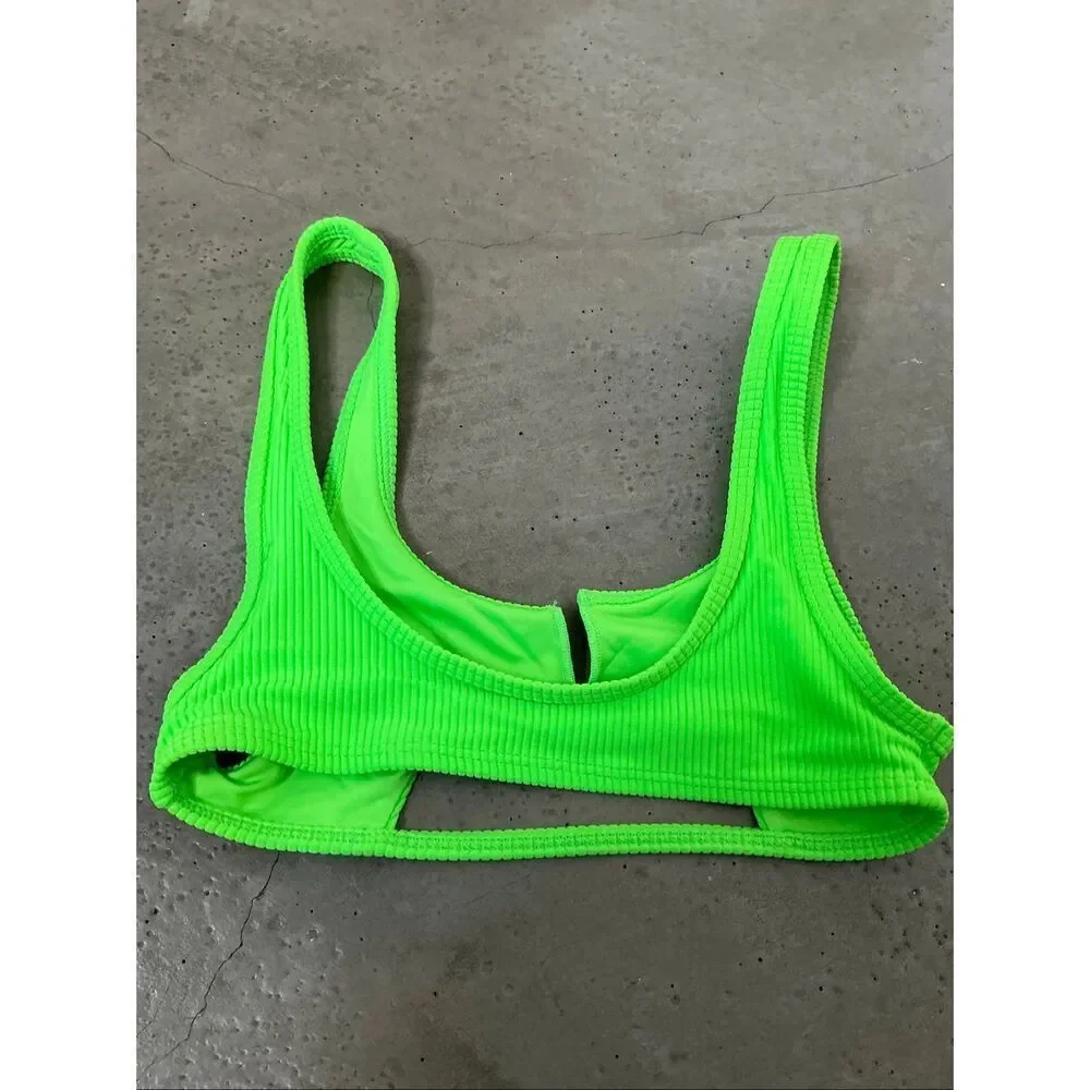 Frankie’s Bikinis Cole Ribbed Bikini Top | Green in Small